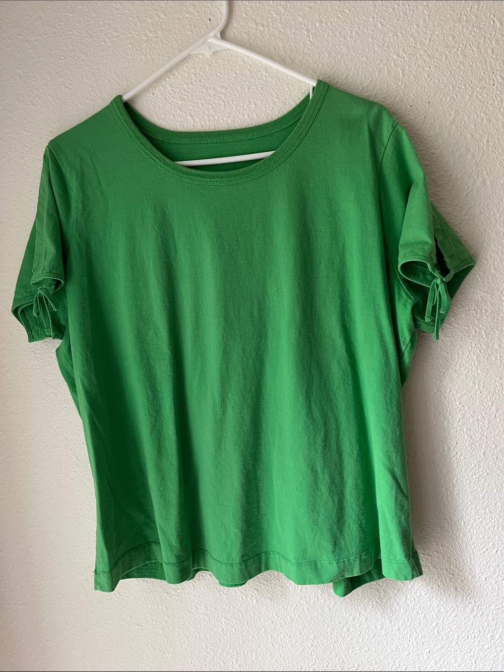 Women’s Classic Crewneck Tee in Green